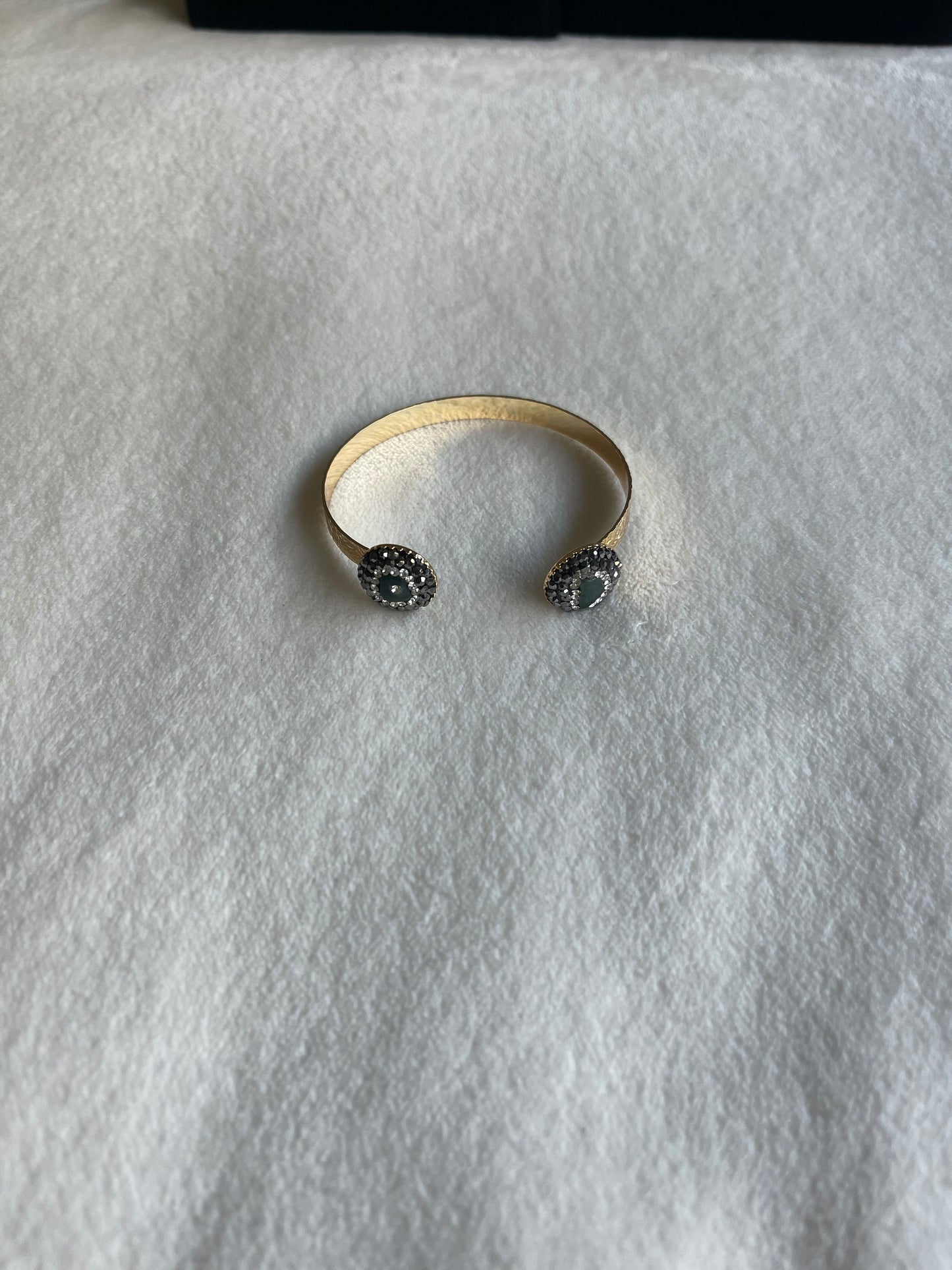 Tone Detailed Bracelet with Stone